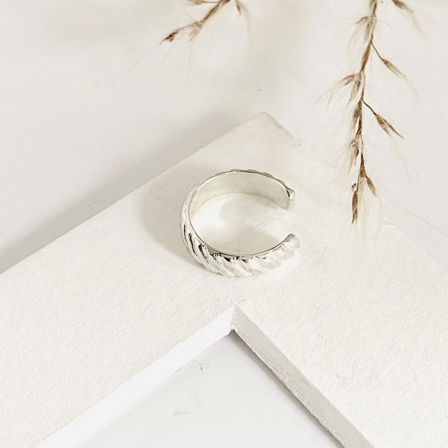 Silver Luisana Jewelry Grace ear cuff with a twisted design for a modern look