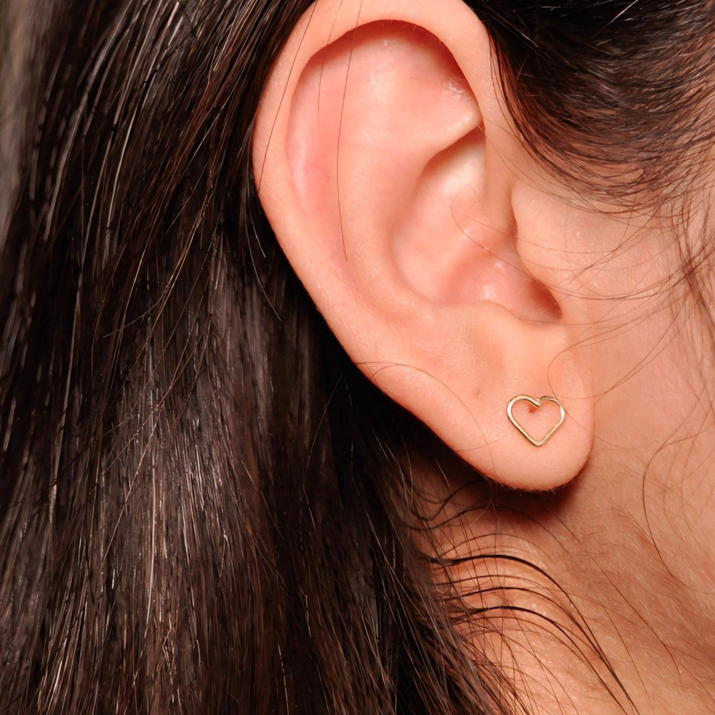 Luisana Jewelry heart studs in gold, elegant design perfect for everyday wear