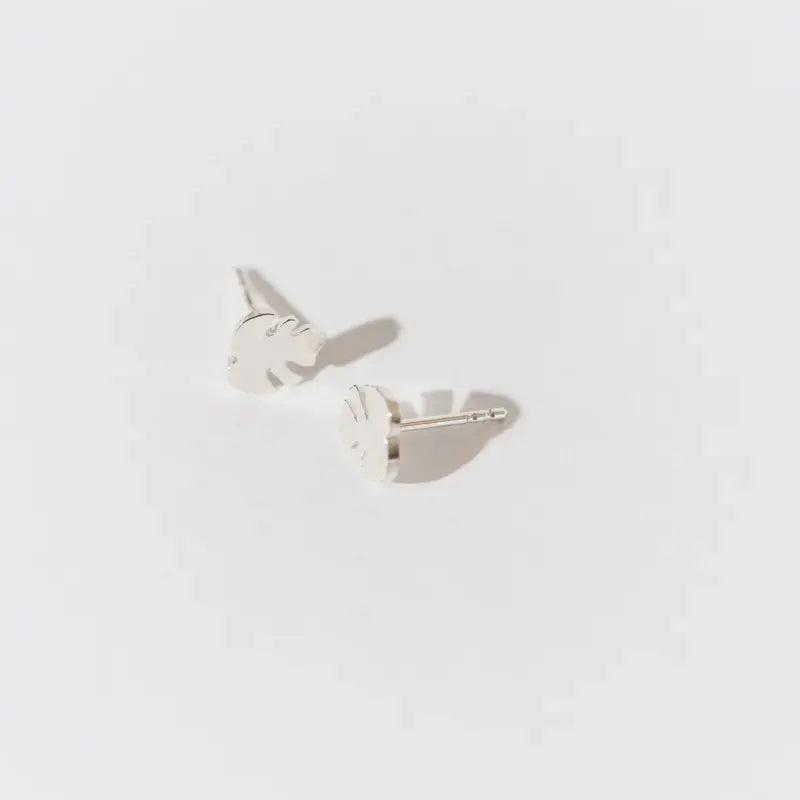 Luisana Jewelry mini monstera studs in silver for a trendy, nature-inspired look