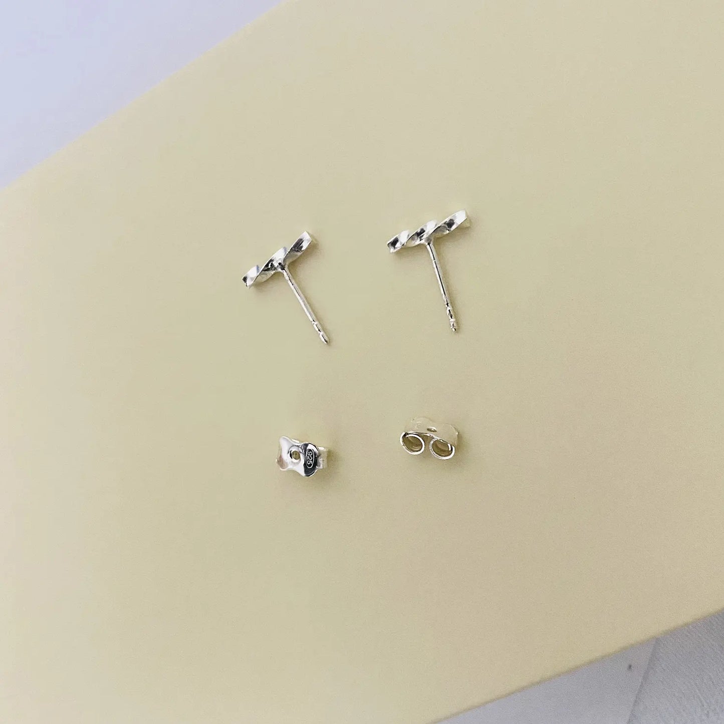 Twisted Studs
