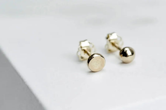 Gold Minimalist Studs: Types, Karats, and Finishes