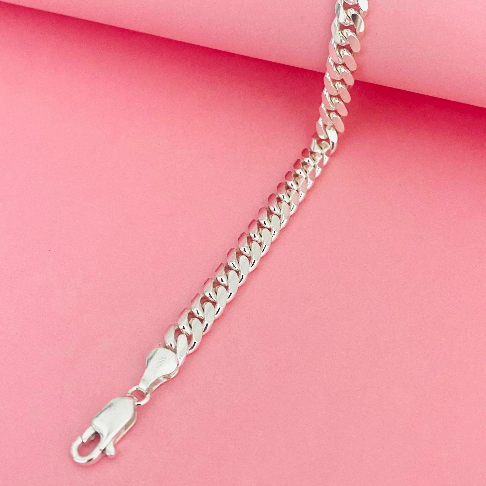 Luisana Jewelry Cuban Bracelet in shiny silver with a secure clasp design