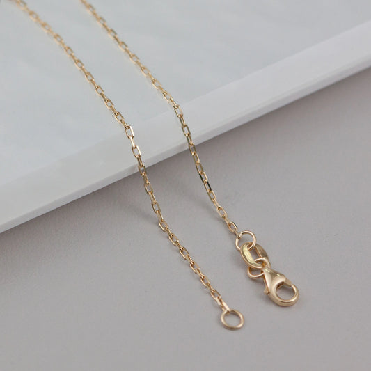 Diamond Cut 1-2mm Gold Chain Necklace with delicate links and a secure clasp