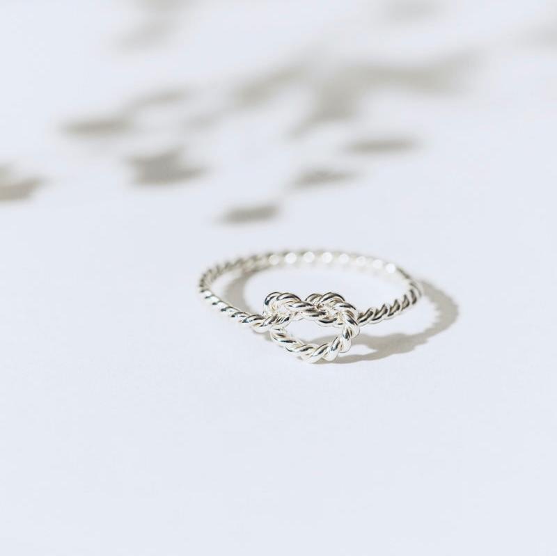 Luisana Jewelry Endless Ring in Silver with a Twisted Design for Elegant Style