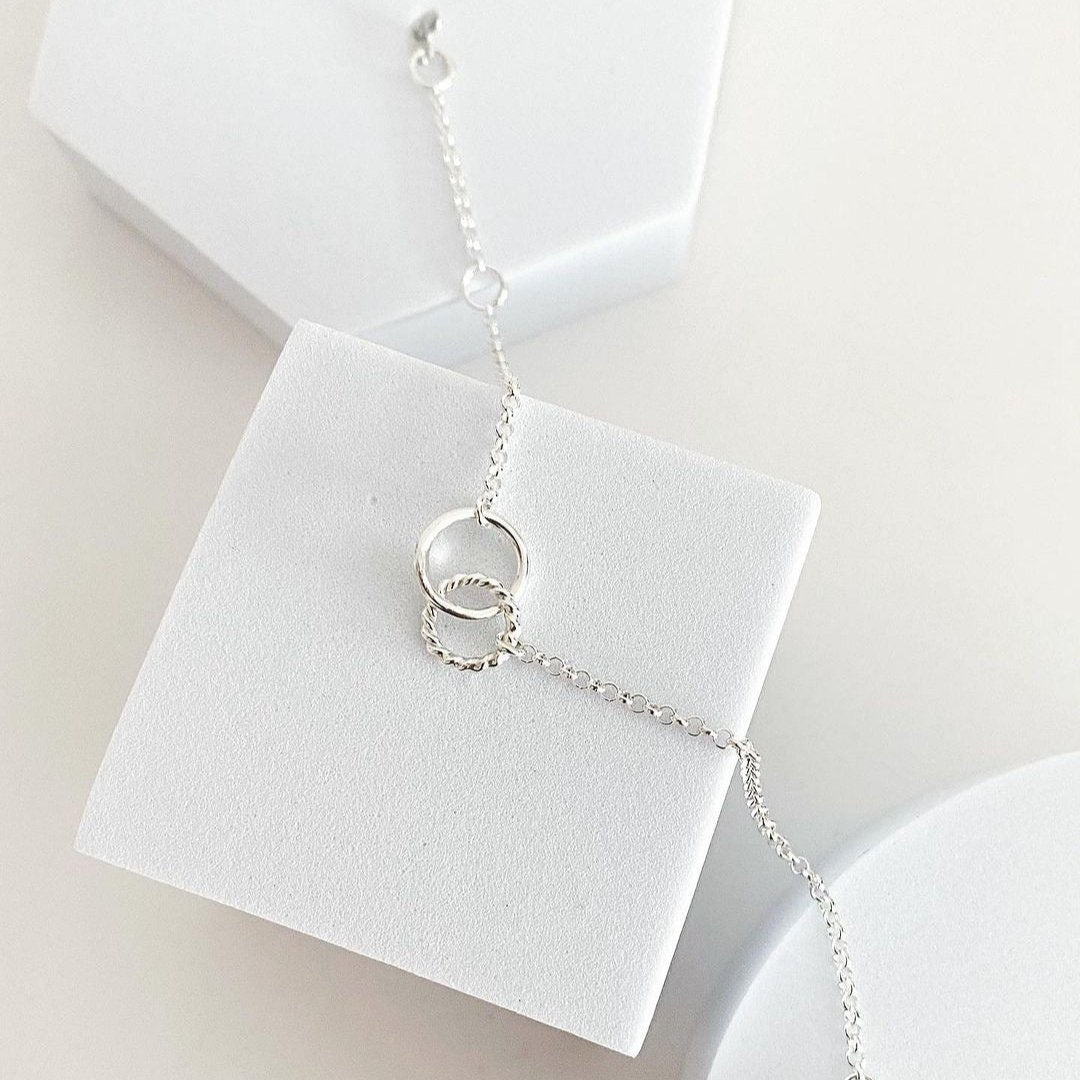 Luisana Jewelry Eternal Bracelet featuring interlocking rings on a delicate chain