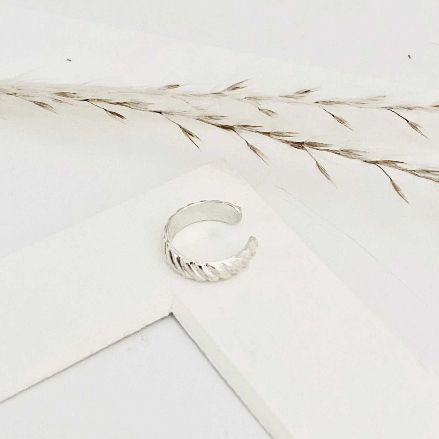 Luisana Jewelry Grace ear cuff in silver with a twisted design for a stylish look