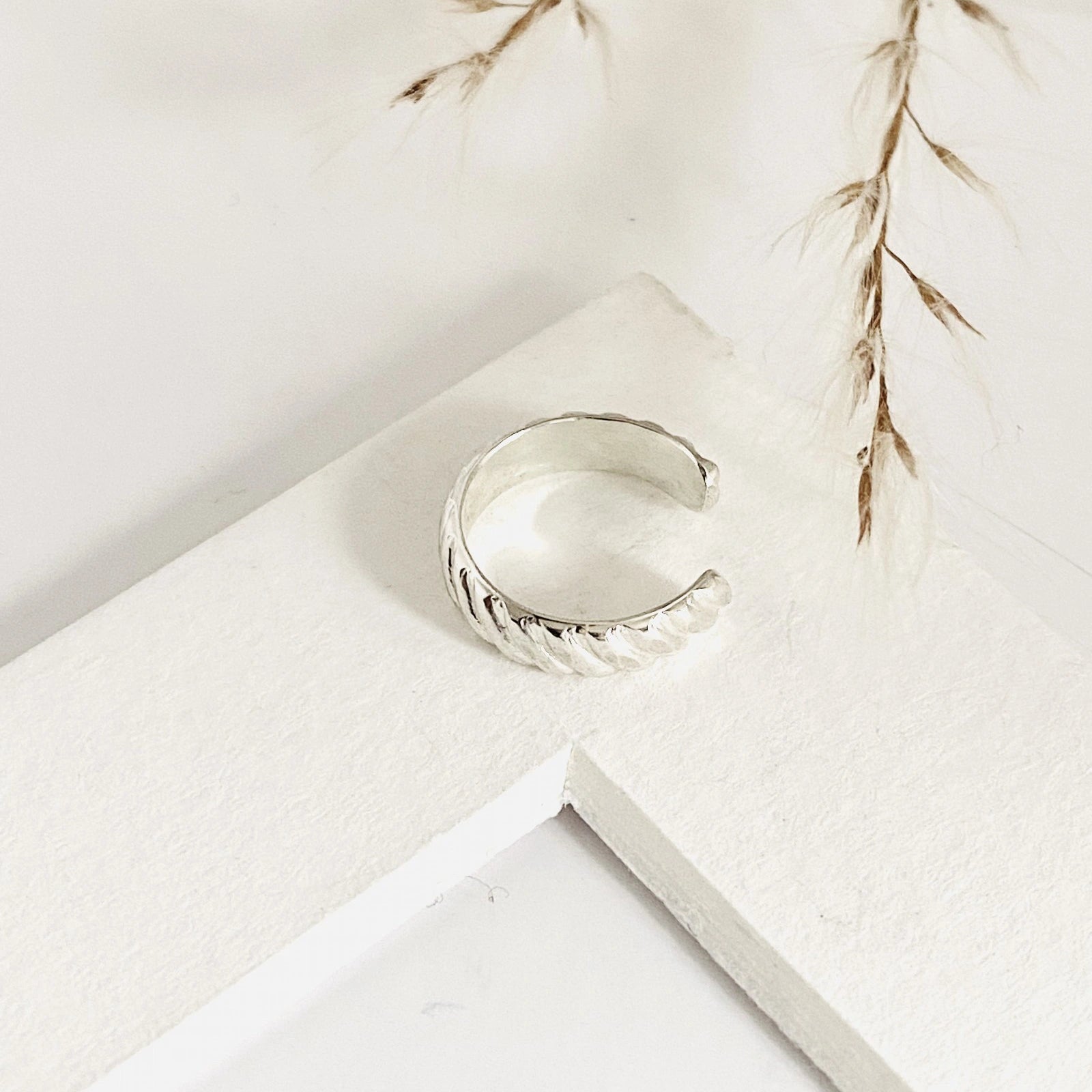 Silver Luisana Jewelry Grace ear cuff with a twisted design for a modern look