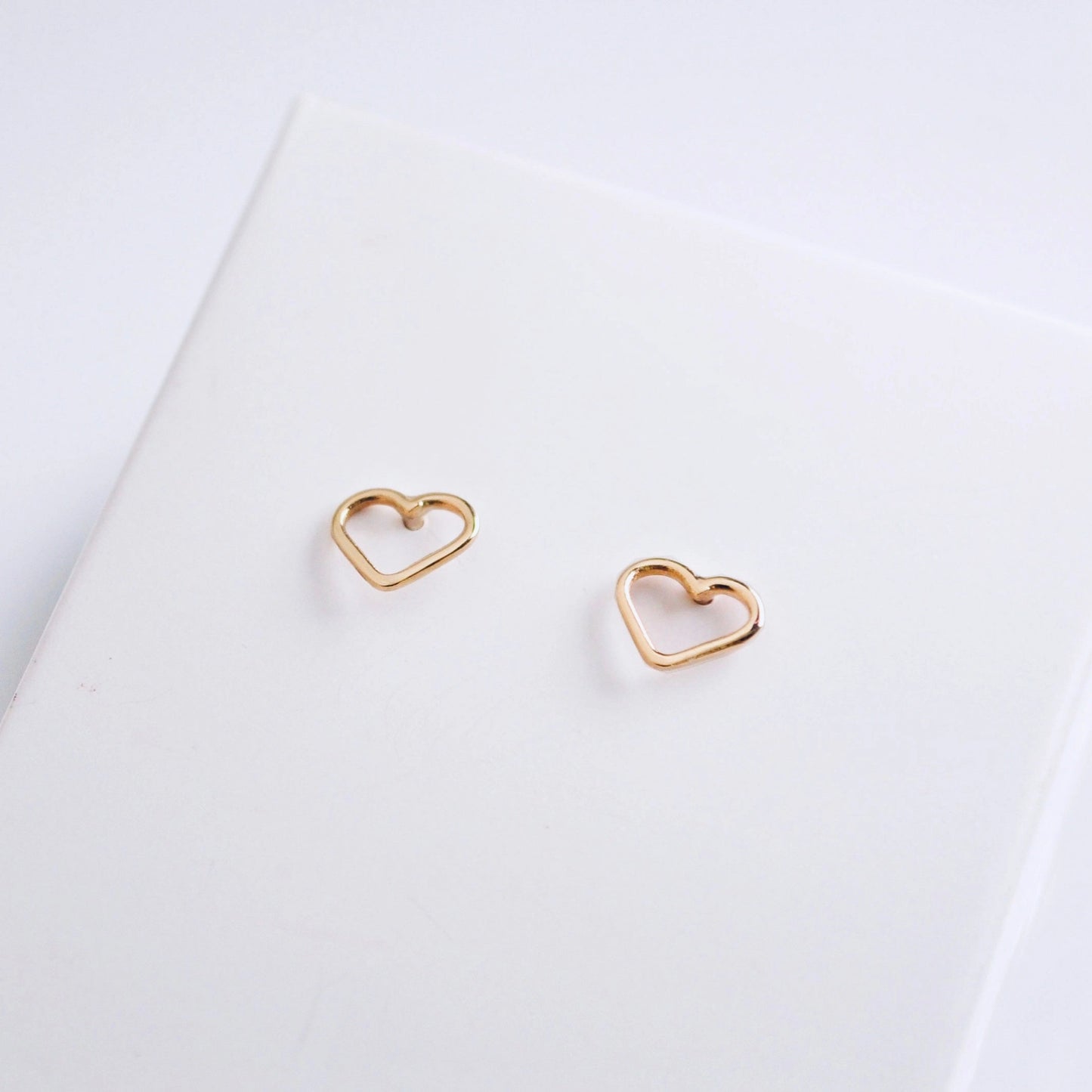 Luisana Jewelry Heart Studs in Gold with Minimalist Design for Everyday Wear