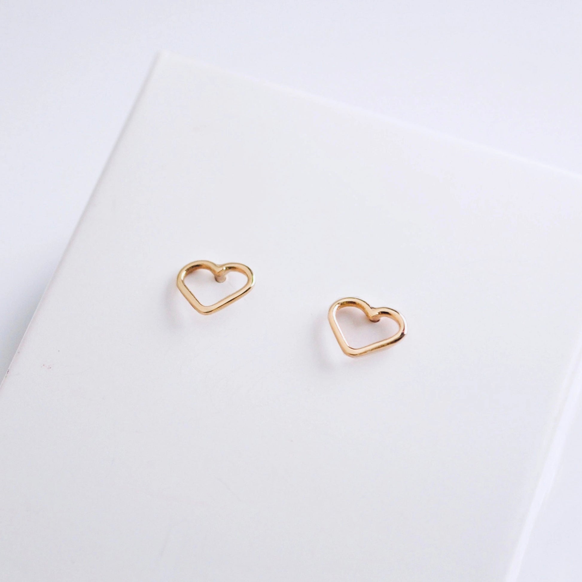 Luisana Jewelry Heart Studs in Gold with Minimalist Design for Everyday Wear
