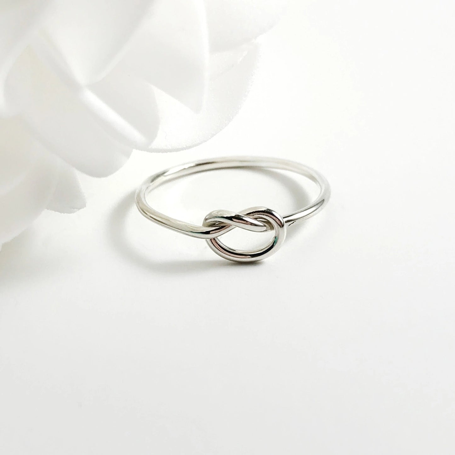 Luisana Jewelry Love Knot Ring in Silver with a delicate intertwining design for elegant style
