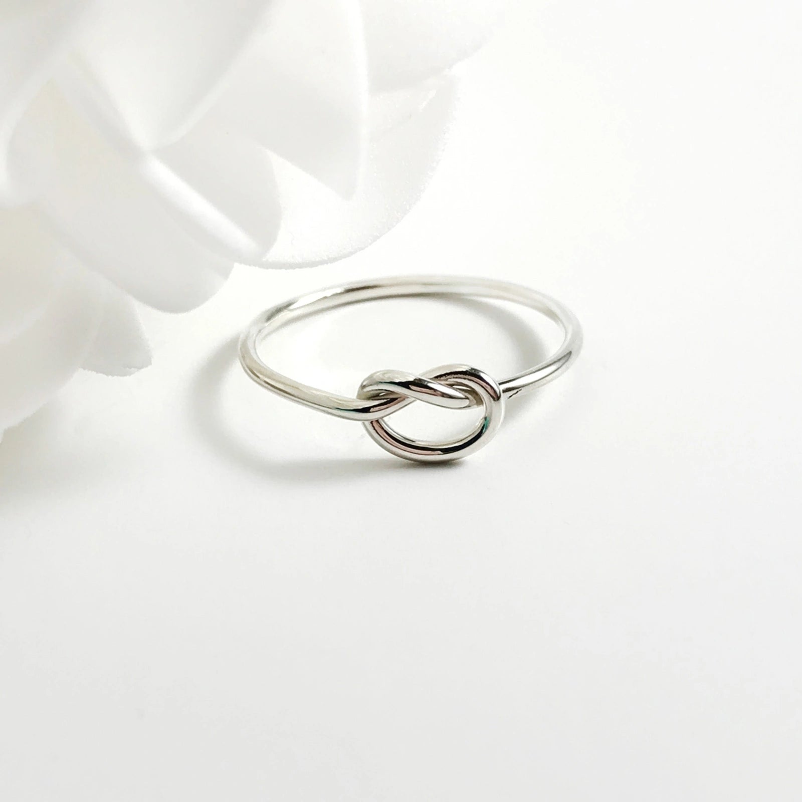 Luisana Jewelry Love Knot Ring in Silver with a delicate intertwining design for elegant style