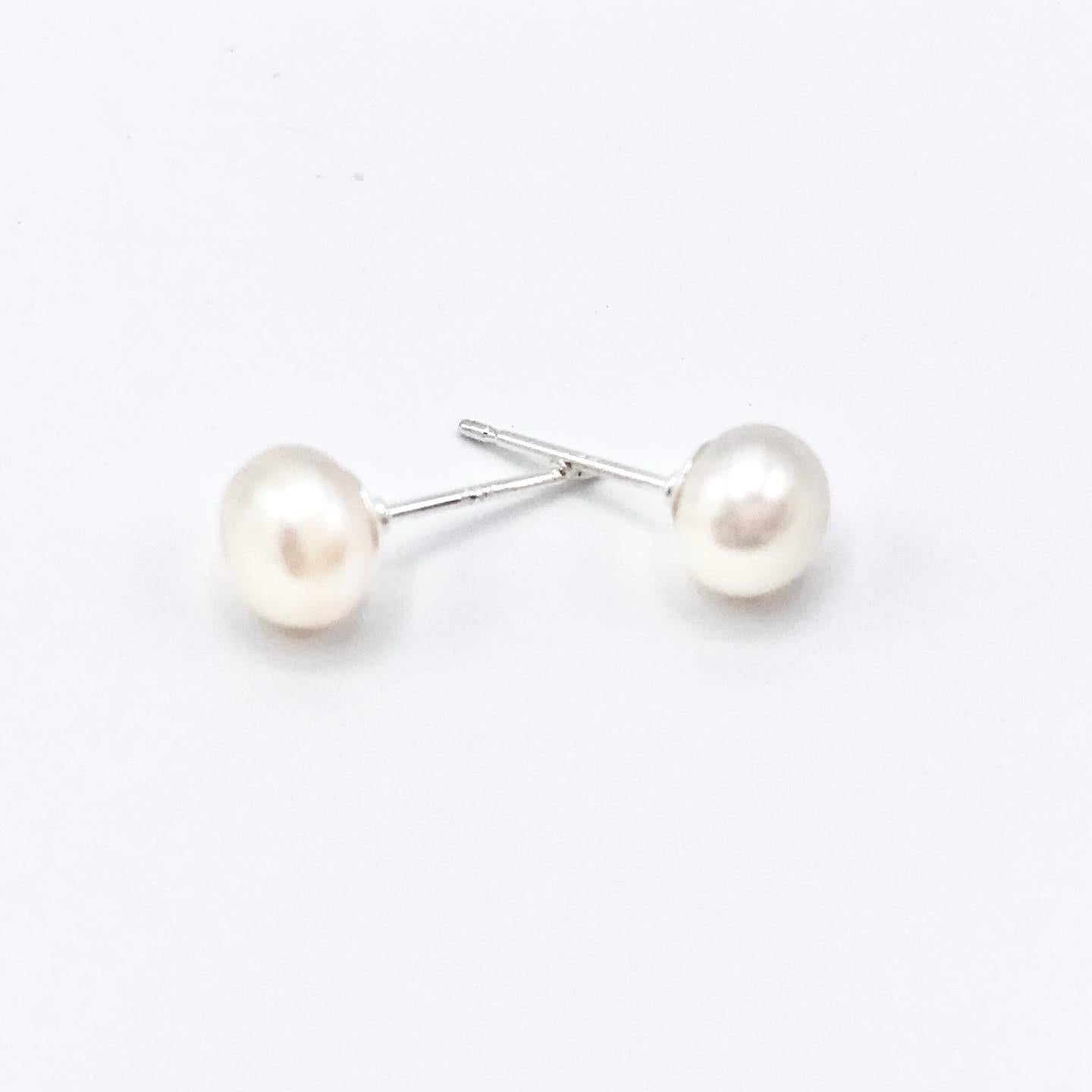 Elegant Pearl Amelie Studs Earrings by Luisana Jewelry with a classic design for everyday wear