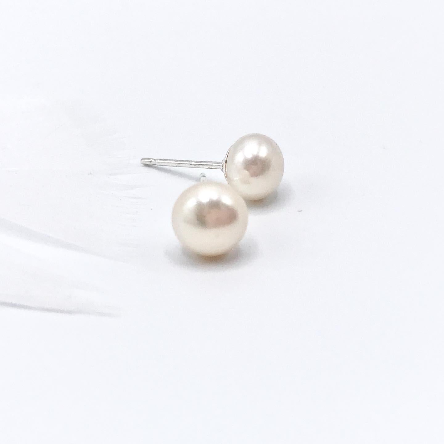 Elegant Amelie Studs Pearl Earrings with Classic Design for Timeless Style