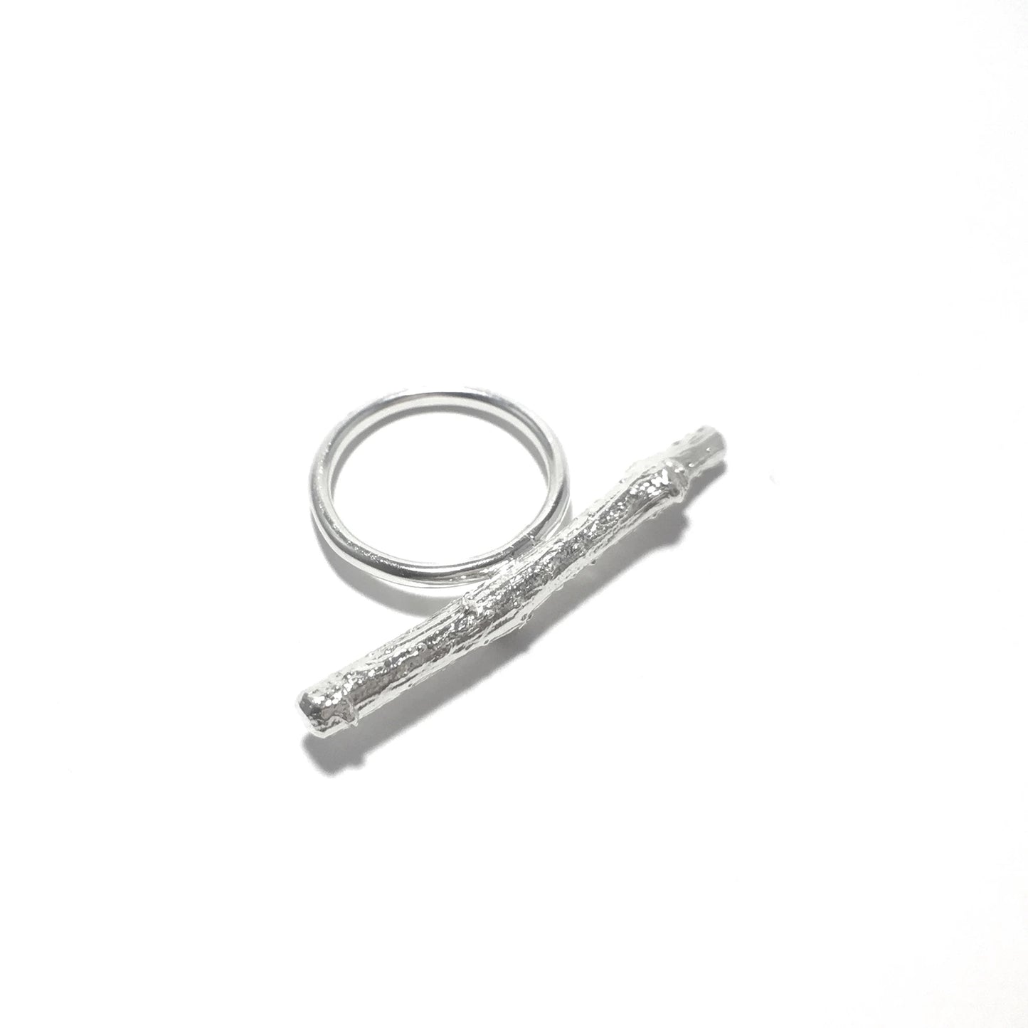 Luisana Jewelry Nature Ring featuring a unique twig design in silver for natural elegance