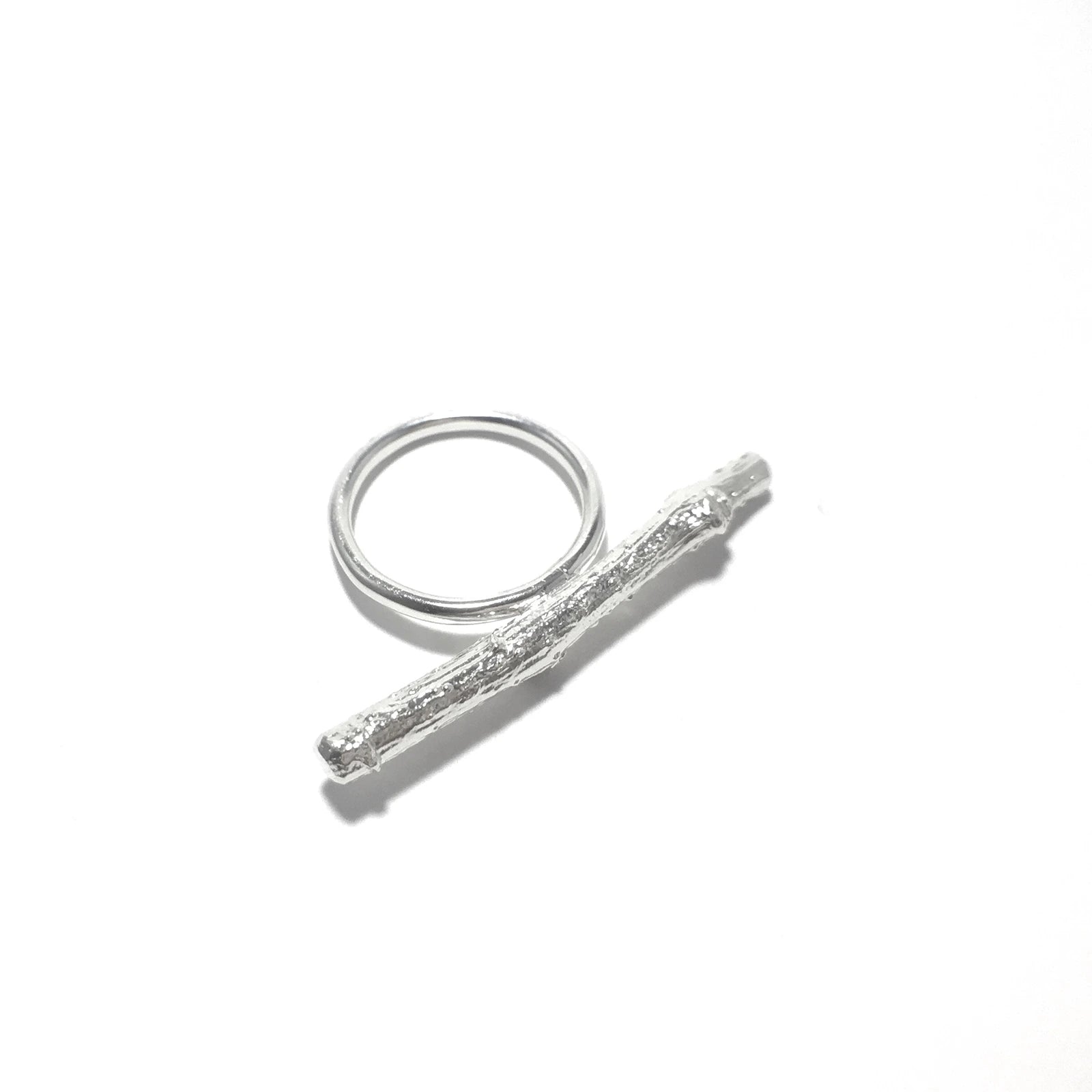 Luisana Jewelry Nature Ring featuring a unique twig design in silver for natural elegance