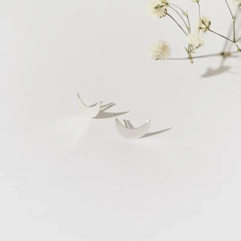 Luisana Jewelry mini moon studs in silver with elegant design for everyday wear