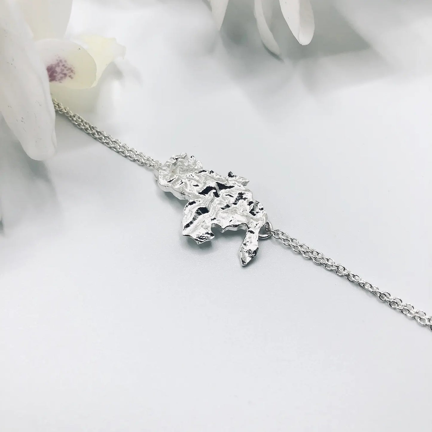 Luisana Jewelry Venezuela Bracelet Texture in Silver with a Unique Outline Design