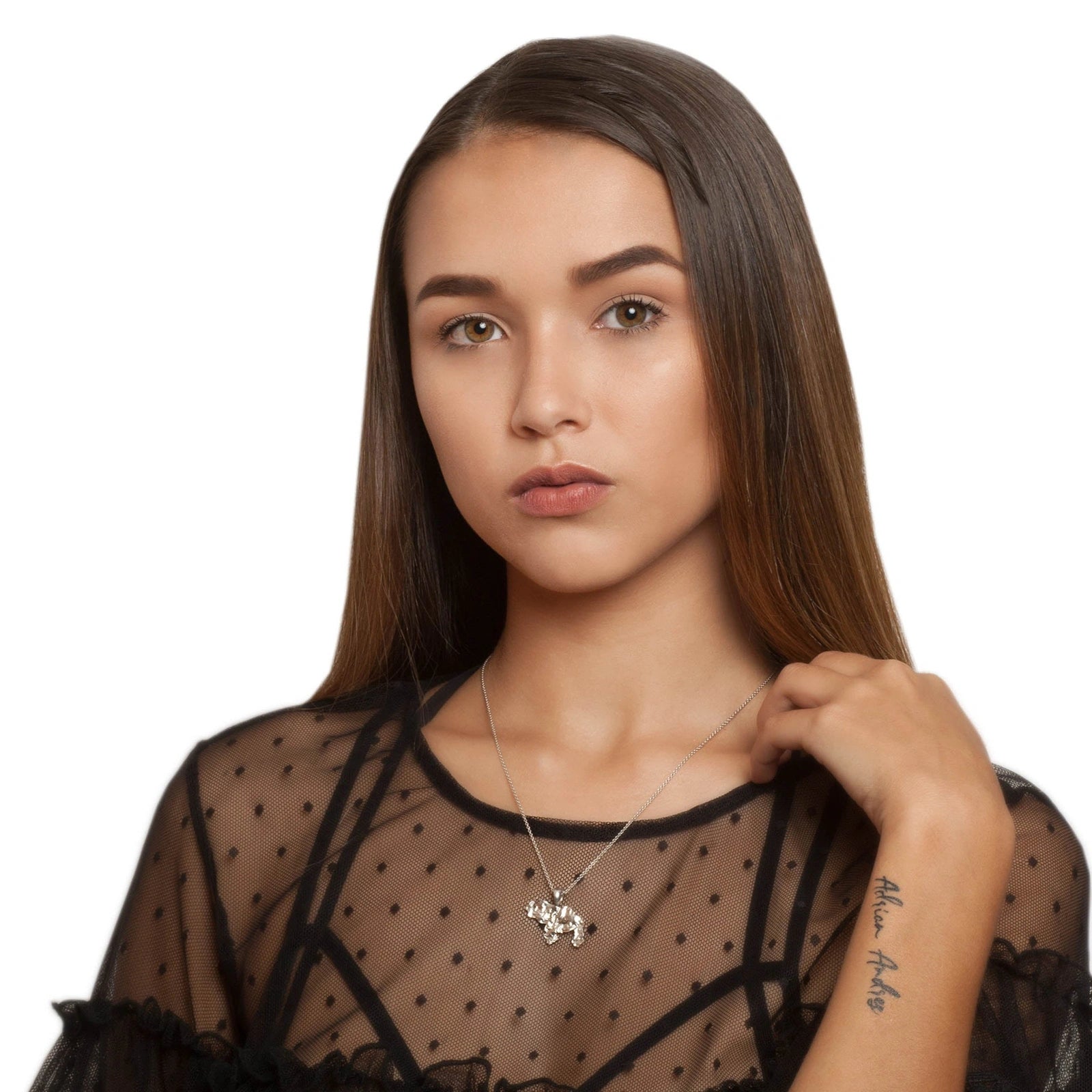 Luisana Jewelry Venezuela Necklace Roots featuring a delicate silver design on a model